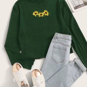 Size 2X/3X Plus Lettuce Trim Floral Embroidery Top